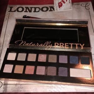 It Cosmetics Naturally Pretty Palette